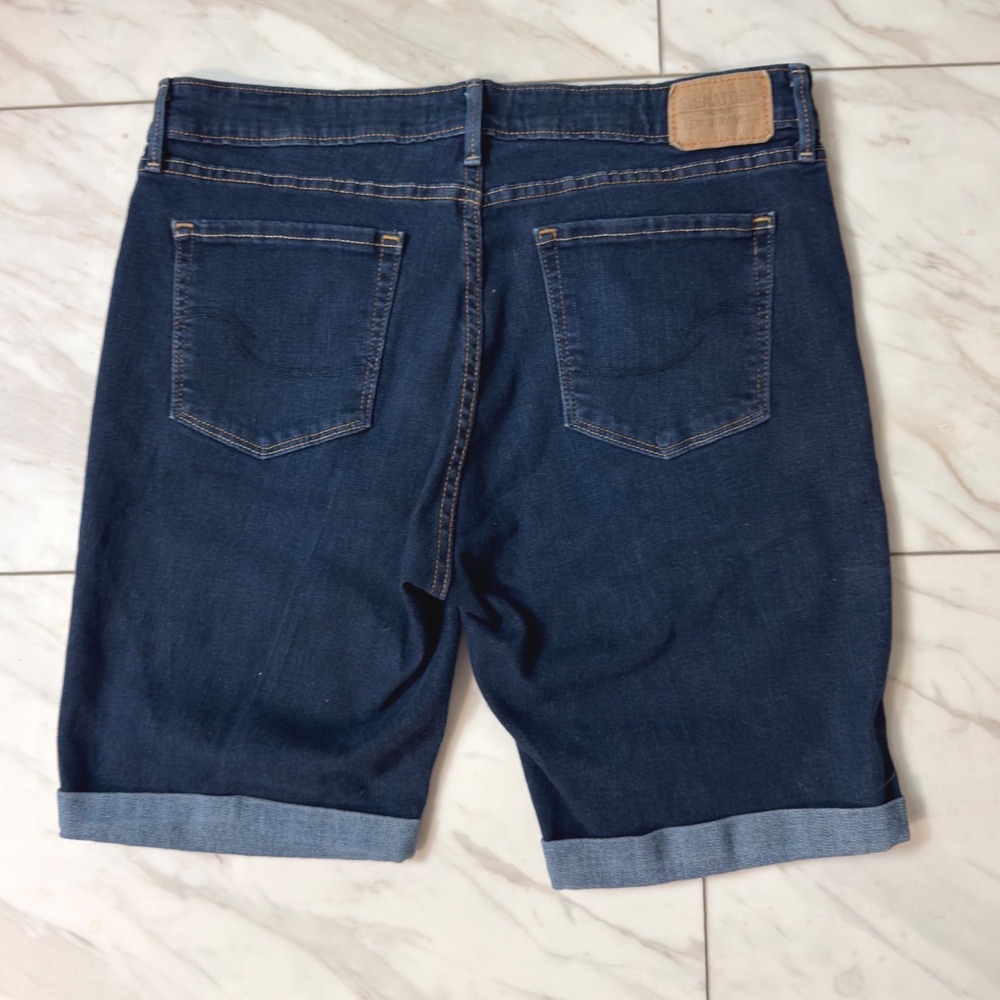 Signature by Levi Strauss Women Dark Wash Bermuda Shorts Cuffed Size 12 W31 - Picture 3 of 6